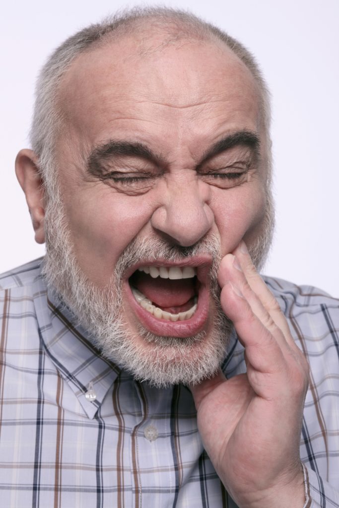 Extraction of wisdom teeth can relieve oral pain and is typically an easy procedure.