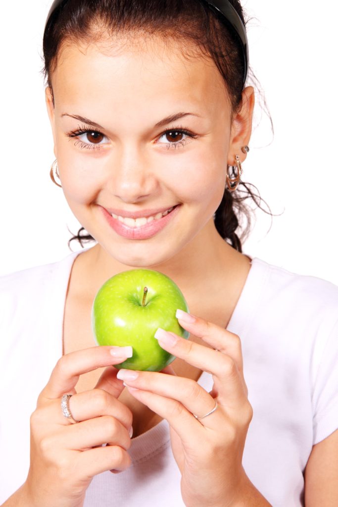 It is recommended not to eat before a molar extraction.